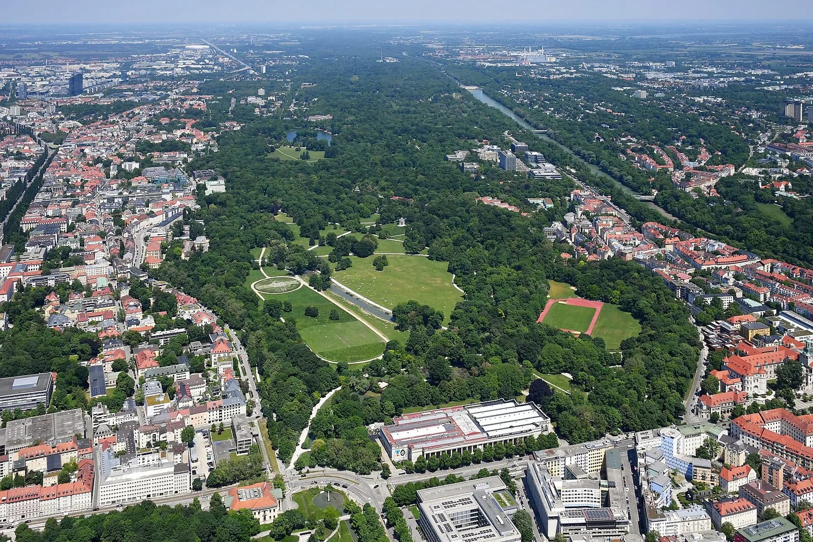 Englischer Garten y la ola del Eisbach